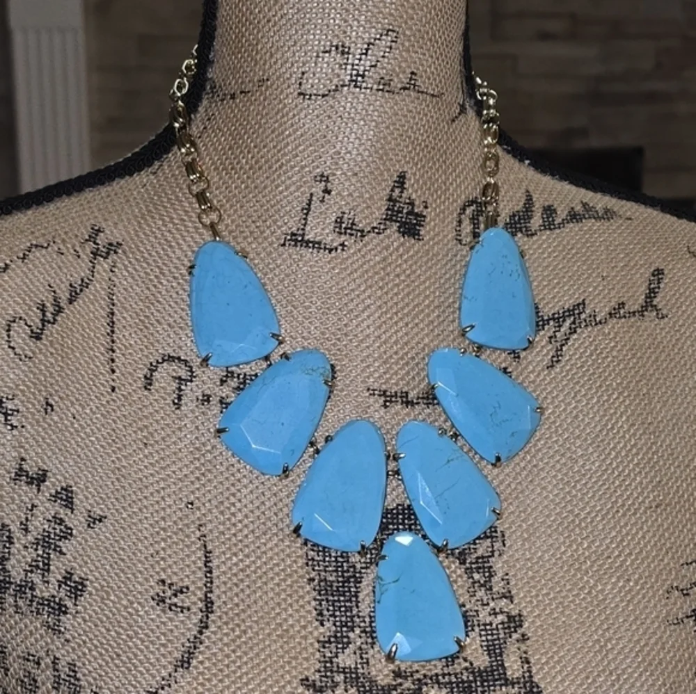 Kendra‎ Scott Harlow statement necklace in Variegated Turquoise Magnesite???